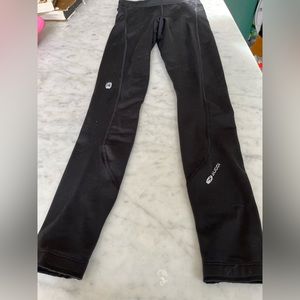 Sugoi winter running tights. Gently used. Size small. Black.